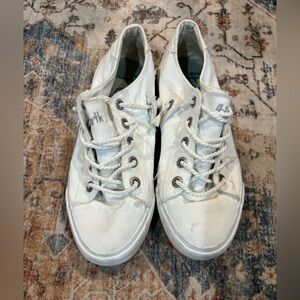 White Casual Sneakers